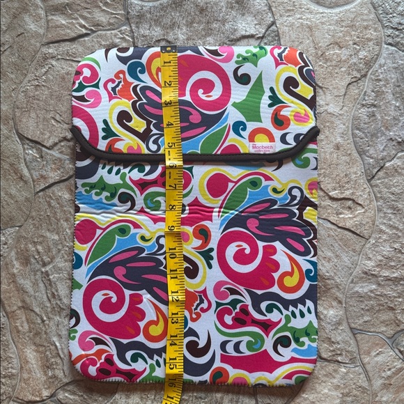 The Macbeth Collection Reversible Print
 Neoprene Laptop case. - Picture 15 of 16